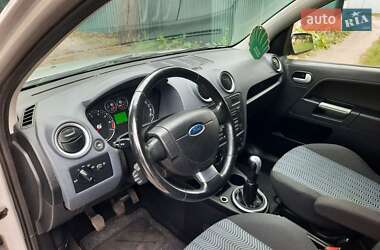 Хэтчбек Ford Fusion 2006 в 
