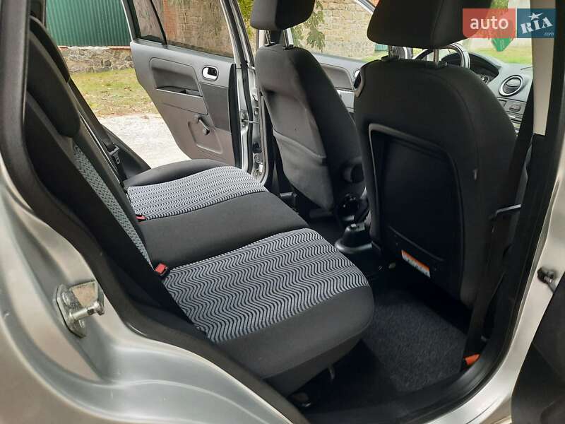 Хэтчбек Ford Fusion 2006 в Полтаве фото 62 Хэтчбек Ford Fusion 2006 в Полтаве