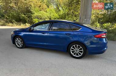 Седан Ford Fusion 2017 в 