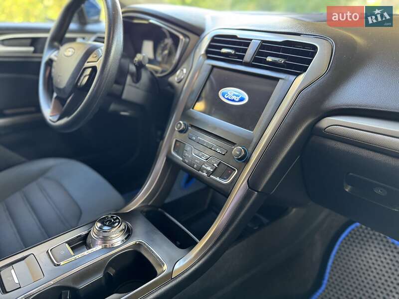 Седан Ford Fusion 2017 в Дніпрі