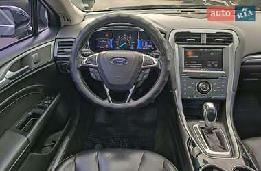 Седан Ford Fusion 2013 в 