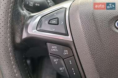 Седан Ford Fusion 2013 в 
