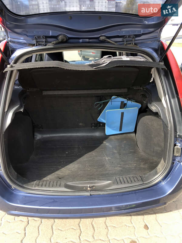 Хетчбек Ford Fusion 2005 в Сумах