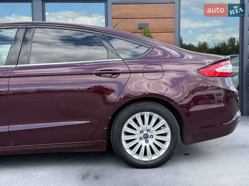 Седан Ford Fusion 2013 в Рівному