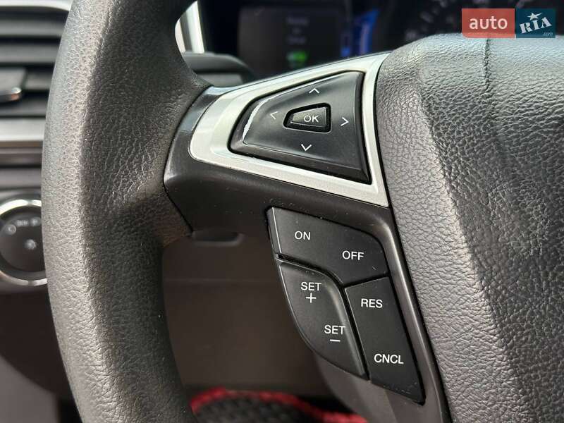Седан Ford Fusion 2013 в Рівному