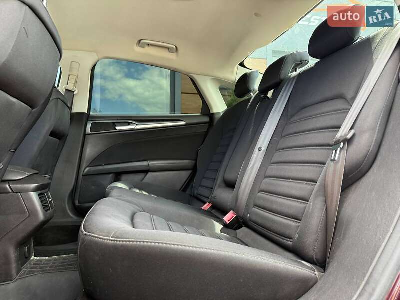 Седан Ford Fusion 2013 в Рівному