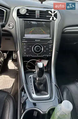 Седан Ford Fusion 2015 в 