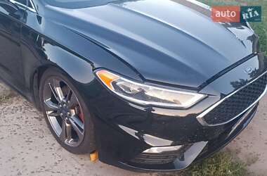 Седан Ford Fusion 2017 в 