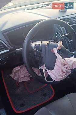 Седан Ford Fusion 2017 в 