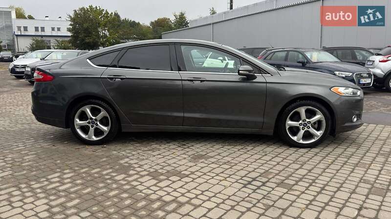Седан Ford Fusion 2016 в Львові