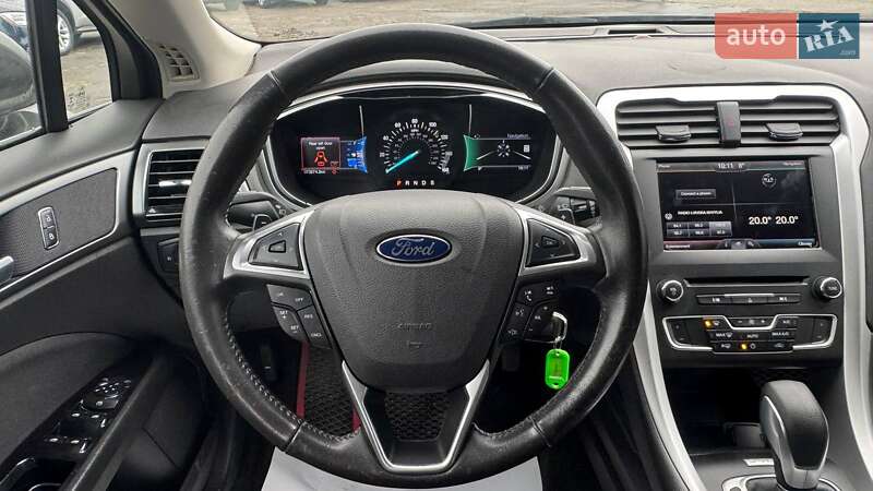 Седан Ford Fusion 2016 в Львові