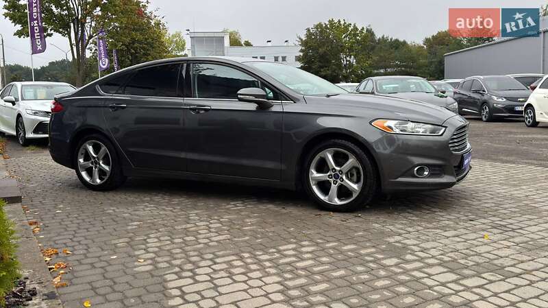 Седан Ford Fusion 2016 в Львові