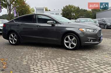 Седан Ford Fusion 2016 в 