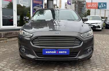 Седан Ford Fusion 2016 в 