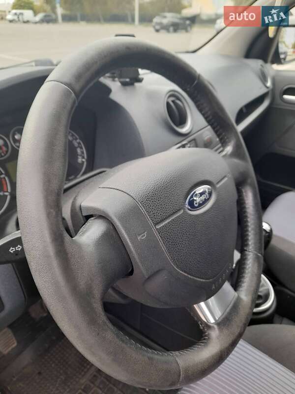 Хэтчбек Ford Fusion 2010 в Запорожье