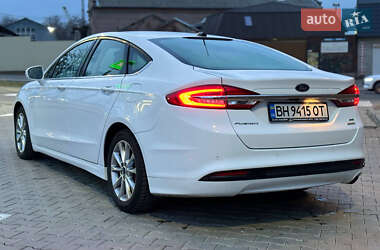 Седан Ford Fusion 2016 в 