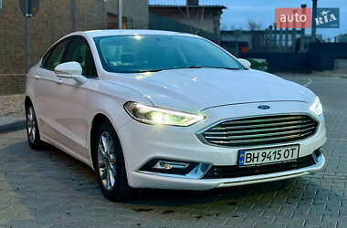 Седан Ford Fusion 2016 в 