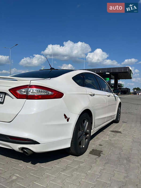 Седан Ford Fusion 2013 в Житомирі