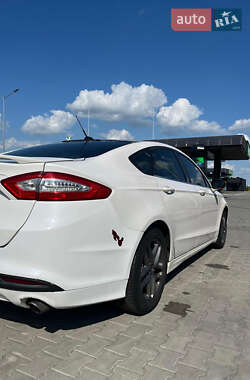 Седан Ford Fusion 2013 в 