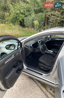 Седан Ford Fusion 2014 в 