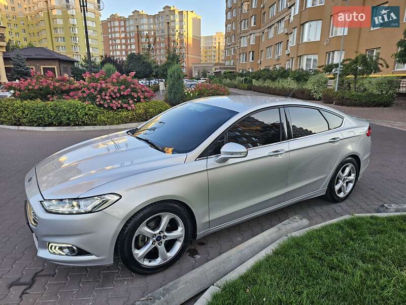 Седан Ford Fusion 2015 в Києві