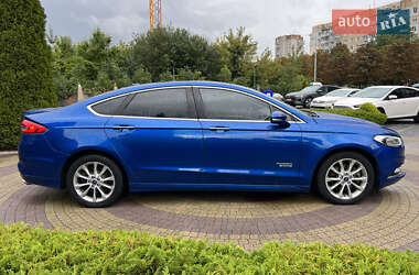 Седан Ford Fusion 2016 в 