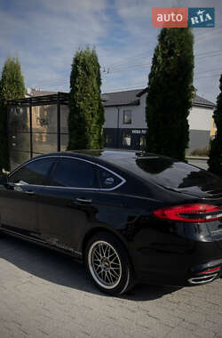 Седан Ford Fusion 2016 в 