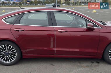 Седан Ford Fusion 2016 в 