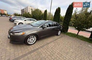 Седан Ford Fusion 2015 в 