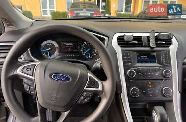 Седан Ford Fusion 2015 в 
