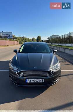 Седан Ford Fusion 2017 в 