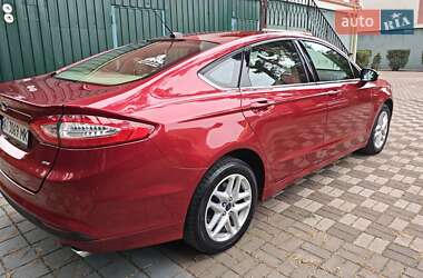 Седан Ford Fusion 2015 в 