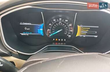 Седан Ford Fusion 2015 в 
