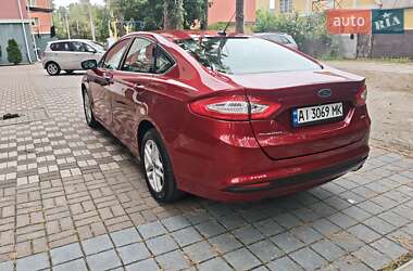 Седан Ford Fusion 2015 в 