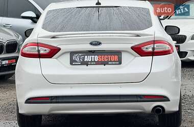 Седан Ford Fusion 2015 в 