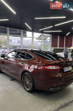 Седан Ford Fusion 2015 в 