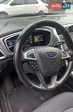 Седан Ford Fusion 2015 в 