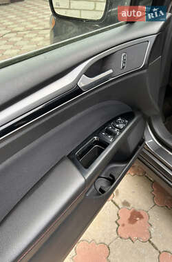 Седан Ford Fusion 2014 в 