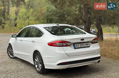 Седан Ford Fusion 2016 в 