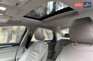 Седан Ford Fusion 2016 в 