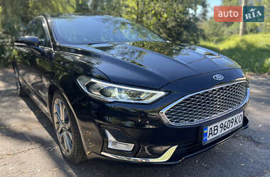 Седан Ford Fusion 2018 в 