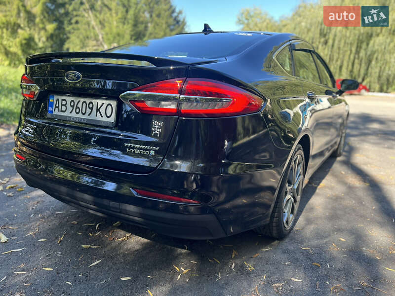 Седан Ford Fusion 2018 в Тульчине