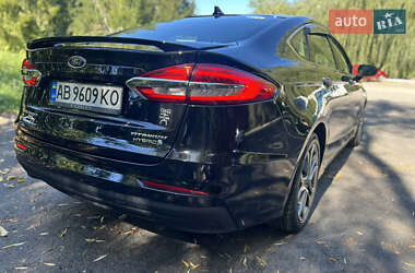 Седан Ford Fusion 2018 в 