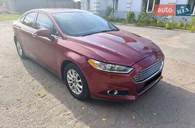 Седан Ford Fusion 2016 в 