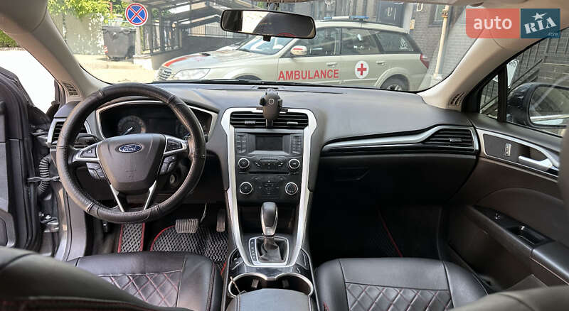 Седан Ford Fusion 2015 в Львові