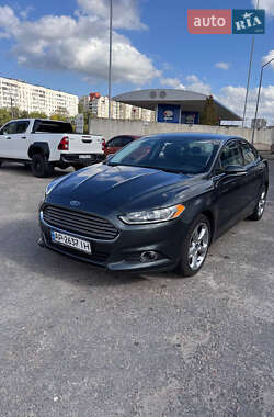 Седан Ford Fusion 2014 в 