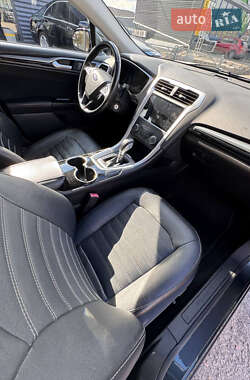 Седан Ford Fusion 2014 в 