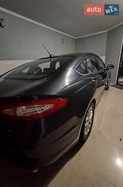 Седан Ford Fusion 2014 в 