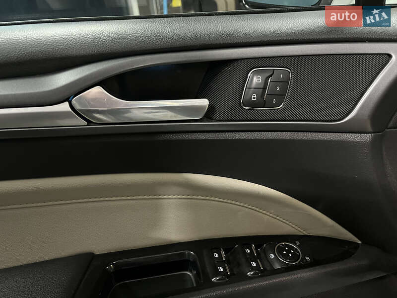 Седан Ford Fusion 2015 в Вінниці