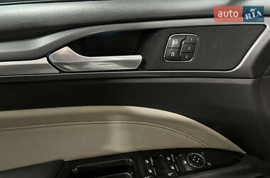 Седан Ford Fusion 2015 в 